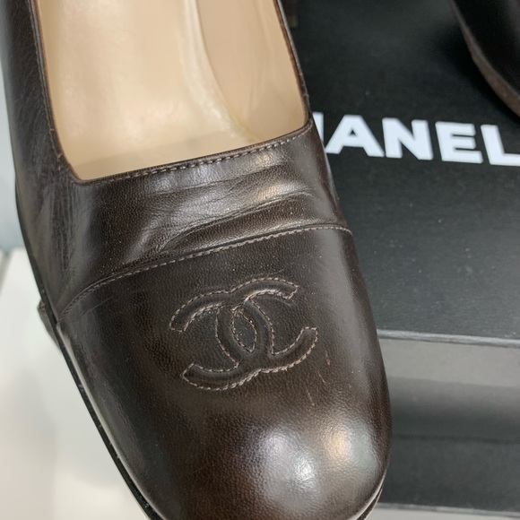 Authentic Chanel shoes - Picture 2 of 6